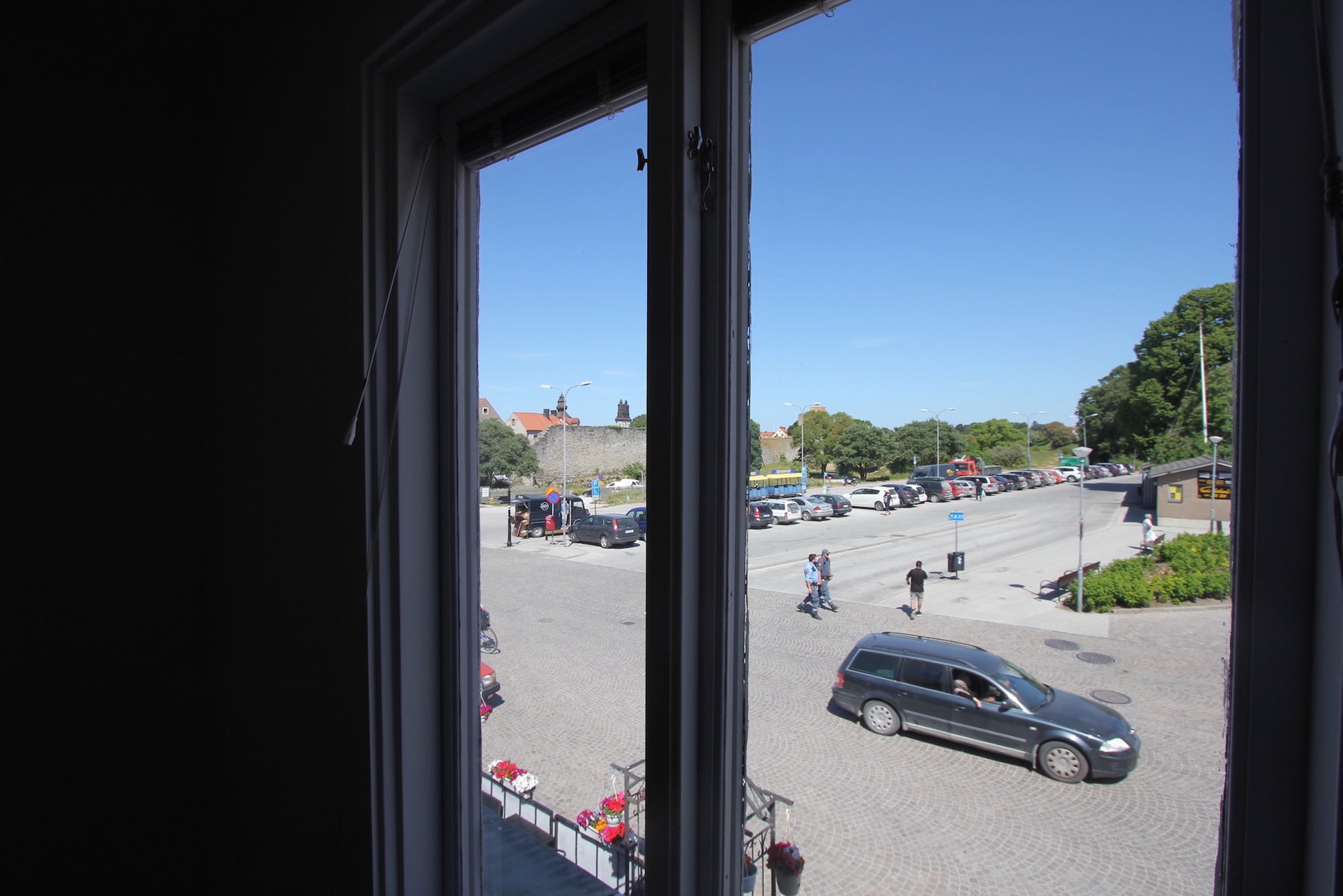 vy mot österport